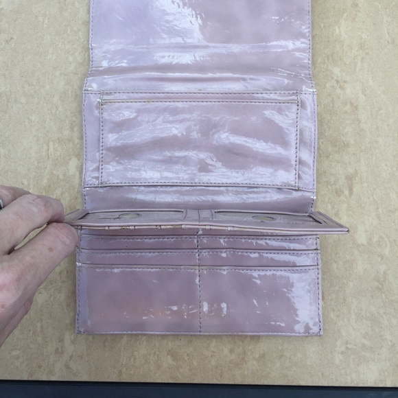 Guess Wallet - Picture 8 of 8